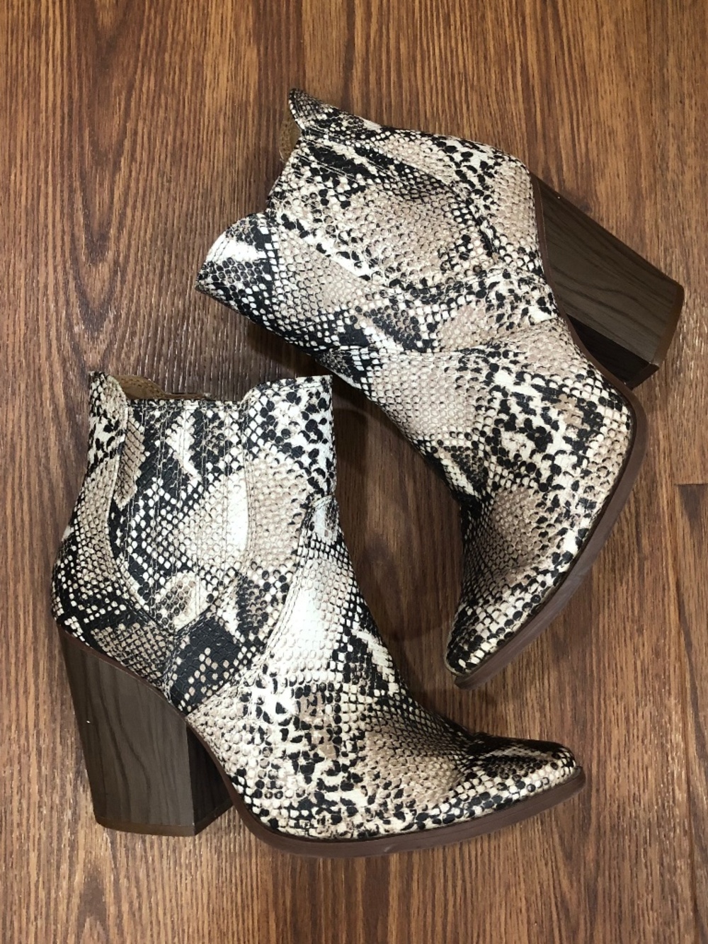 Qupid Snakeskin Booties Brown Size 8